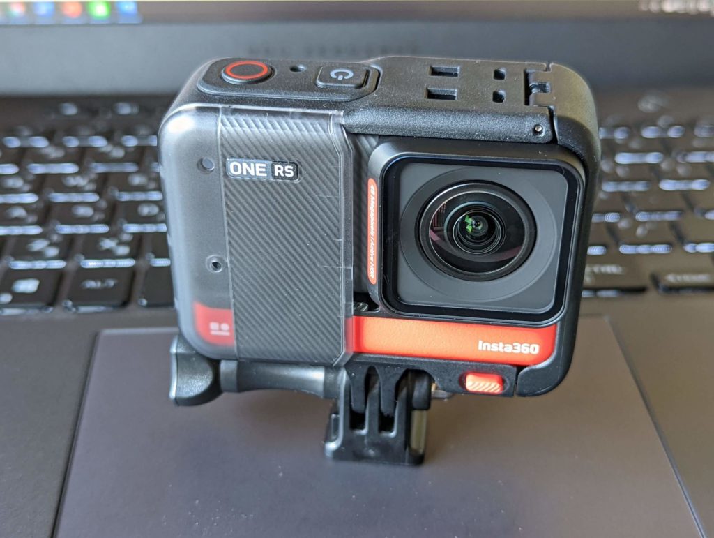 Insta360 ONE RS 快拆保護邊框組裝相機