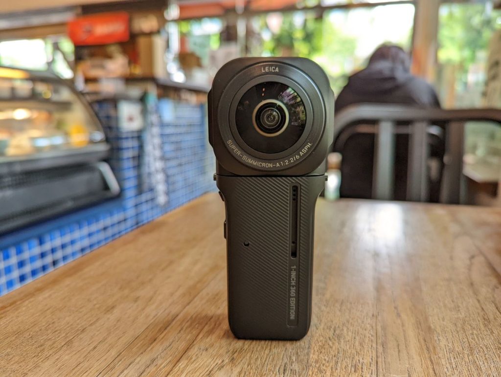 Insta360 ONE RS 1英吋全景鏡頭相機外型設計