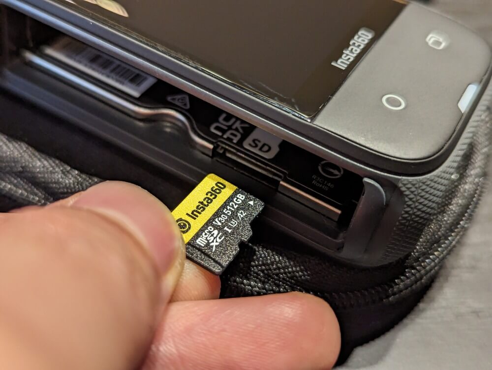 microSD記憶卡槽